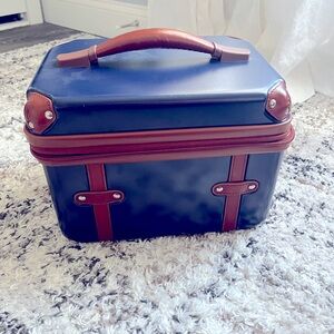 COPY - Mark and Graham Train Case